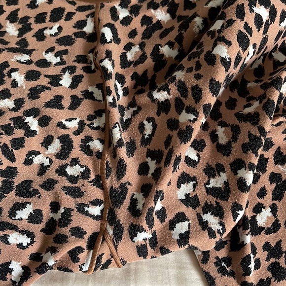 Aerie Real Me Leopard Leggings - Picture 6 of 7